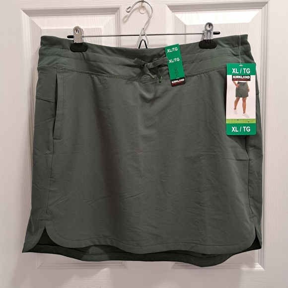Kirkland Signature Active Skort Green Ladies Size XL Activewear Stretch NWT - Picture 1 of 11